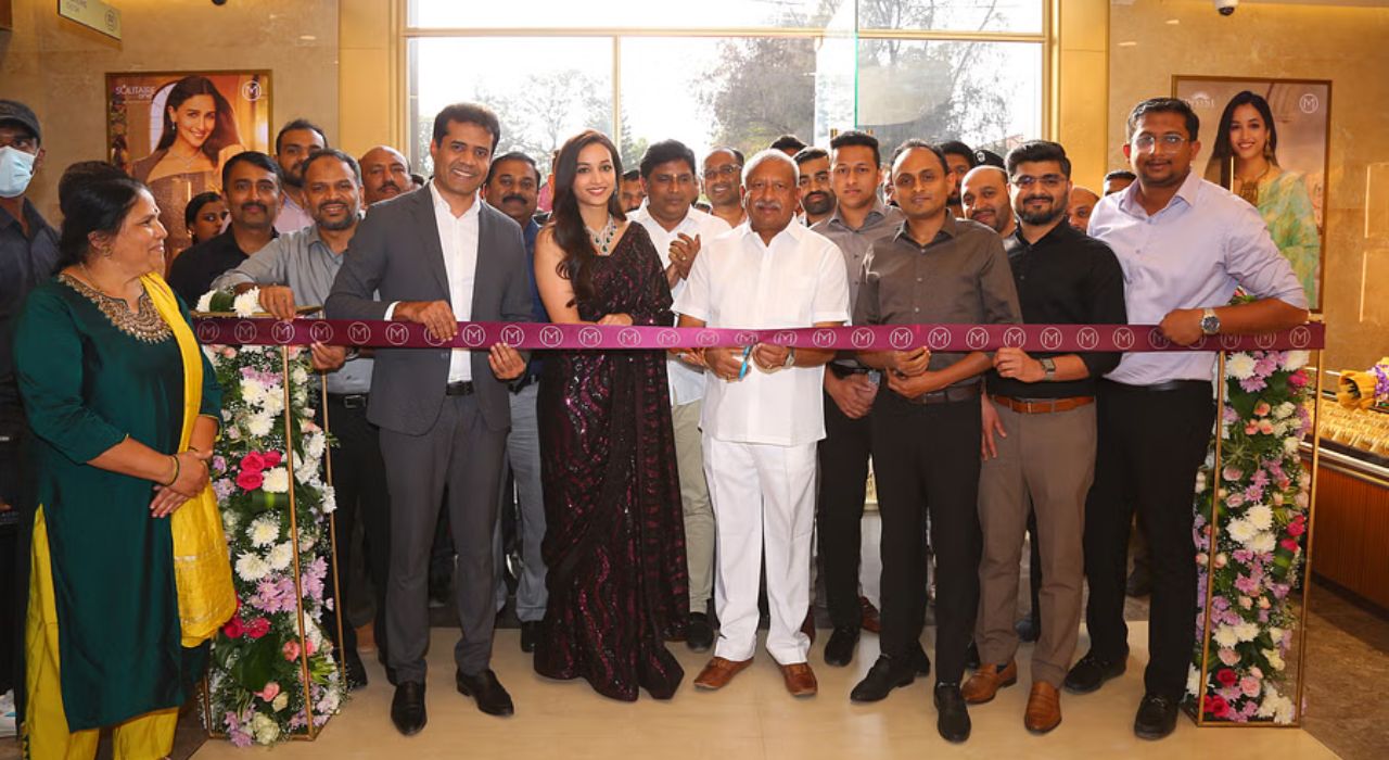 New MALABAR GOLD an DIAMONDS SHOWROOM IN BENGALURU HENNUR MAIN ROAD san