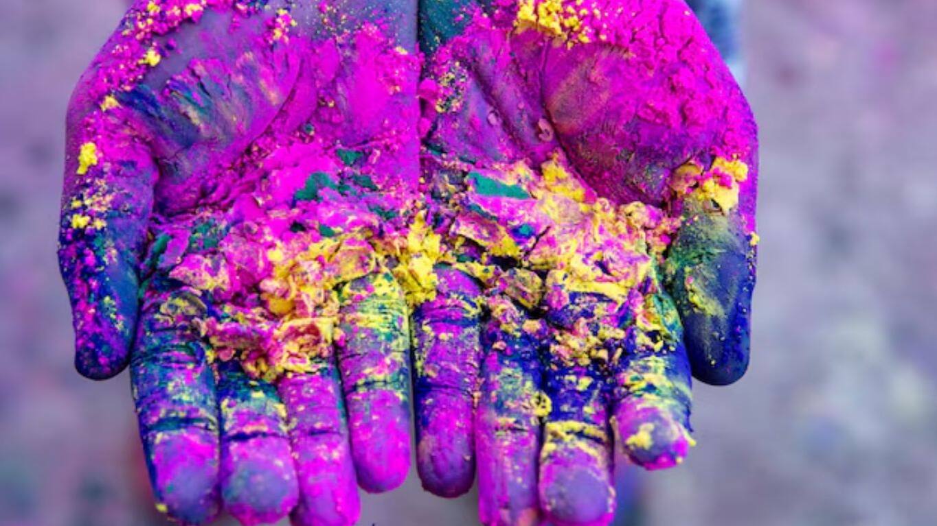 How to remove Holi color from skin