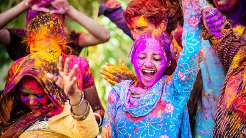 होली खेल रहे हैं? सावधान! इन रंगों से रहें दूर! डॉक्टरों की चेतावनी – हो सकता है गंभीर नुकसान