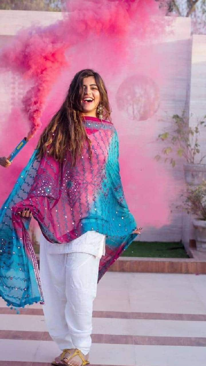 collection of beautiful shawls that look great with a white kurti