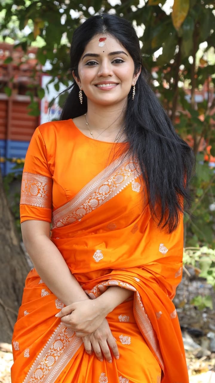 jothe jotheyali serial actress megha shetty saree collection photos 