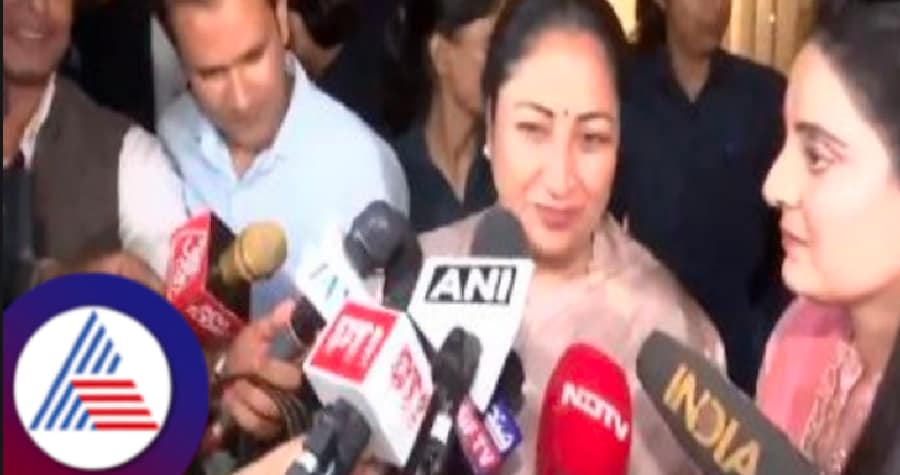 Delhi CM Rekha Gupta at Iftar party Country should move forward with peace and social harmony rav