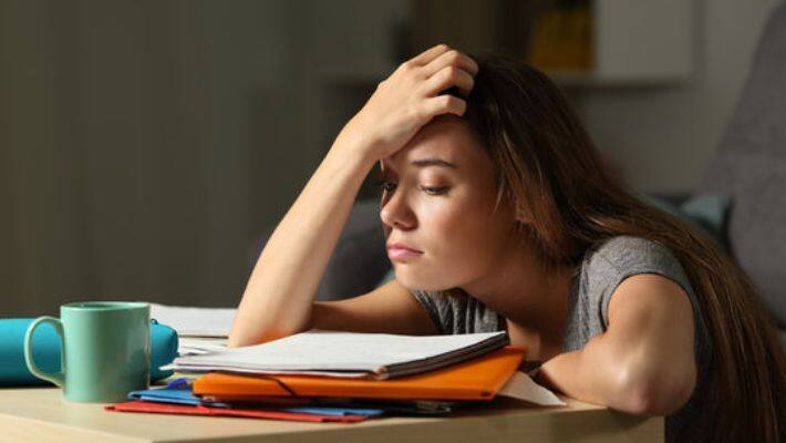 Eating during exams makes you lazy