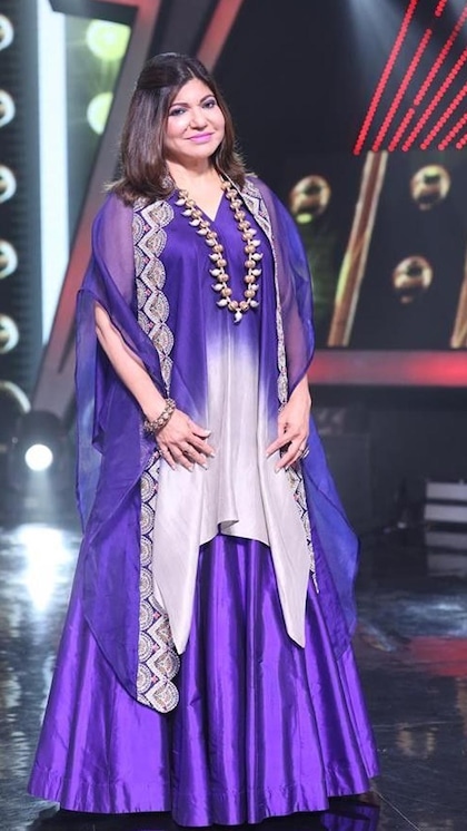 Alka Yagnik sang her first song in the film 'Payal Ki Jhankar'.