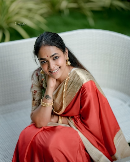 ఉగాది పండగ రోజున ఇలా చీరల్లో మెరిసిపోండి