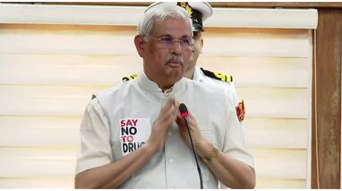 Governor Rajendra Arlekar slams sfi over their banner against vd Savarkar Governor Rajendra Arlekar slams sfi over their banner against vd Savarkar