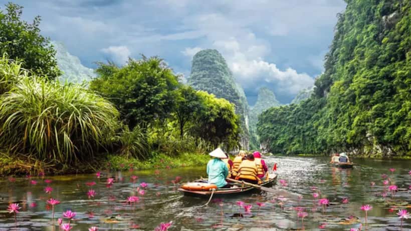 Vietnam 5 attractive points for Tourists make budget trip from India in this amount