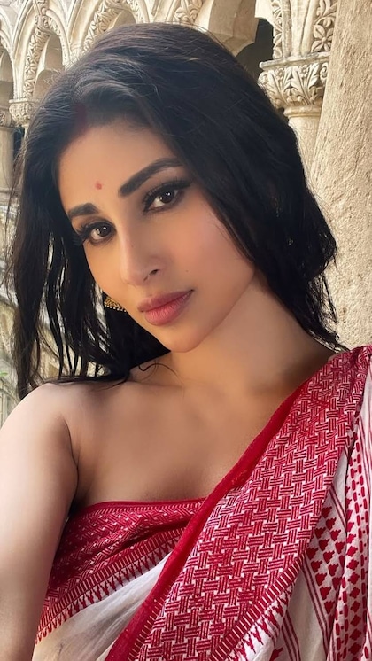 మౌనీ రాయ్ ప్లాస్టిక్ సర్జరీ నిజమా? ట్రోలింగ్‌పై రియాక్షన్!