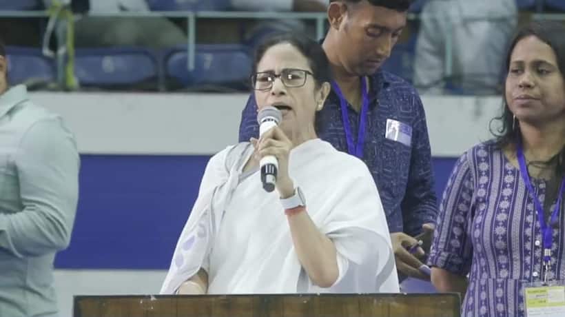 Supreme Court scraps CBI probe into Bengal SSC posts; Mamata promises support to sacked teachers