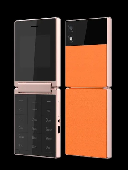 3. itel Flip One (Rs 2,389)