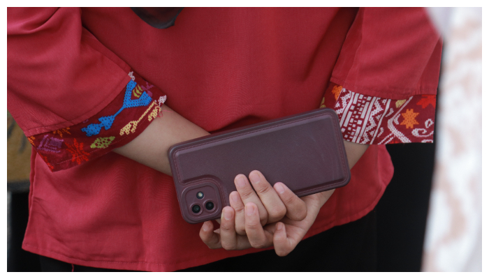 smuggling mobile phone smuggling mobile phone