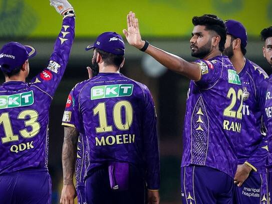 punjab kings lose four wickets against kolkata knight riders