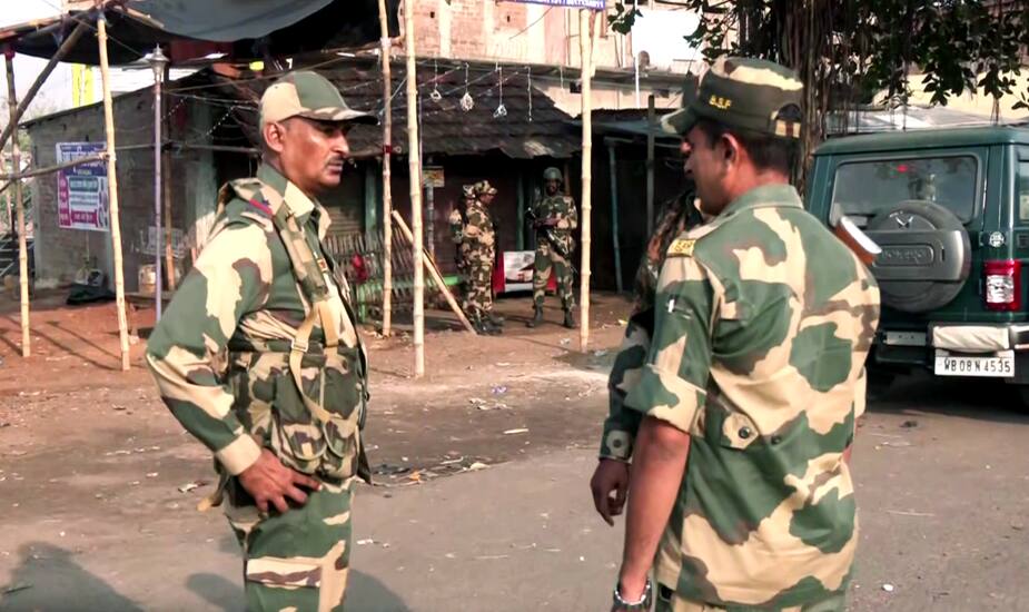 West Bengal: 3 people killed in Dhuliyan, Murshidabad in wake of mob violence against the Waqf (Amendment) Act West Bengal: 3 people killed in Dhuliyan, Murshidabad in wake of mob violence against the Waqf (Amendment) Act