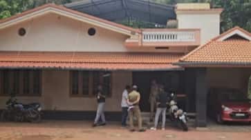family members in relatives house theft of 35 sovereign gold worth more than 24 lakh stolen 13 April 2025 family members in relatives house theft of 35 sovereign gold worth more than 24 lakh stolen 13 April 2025