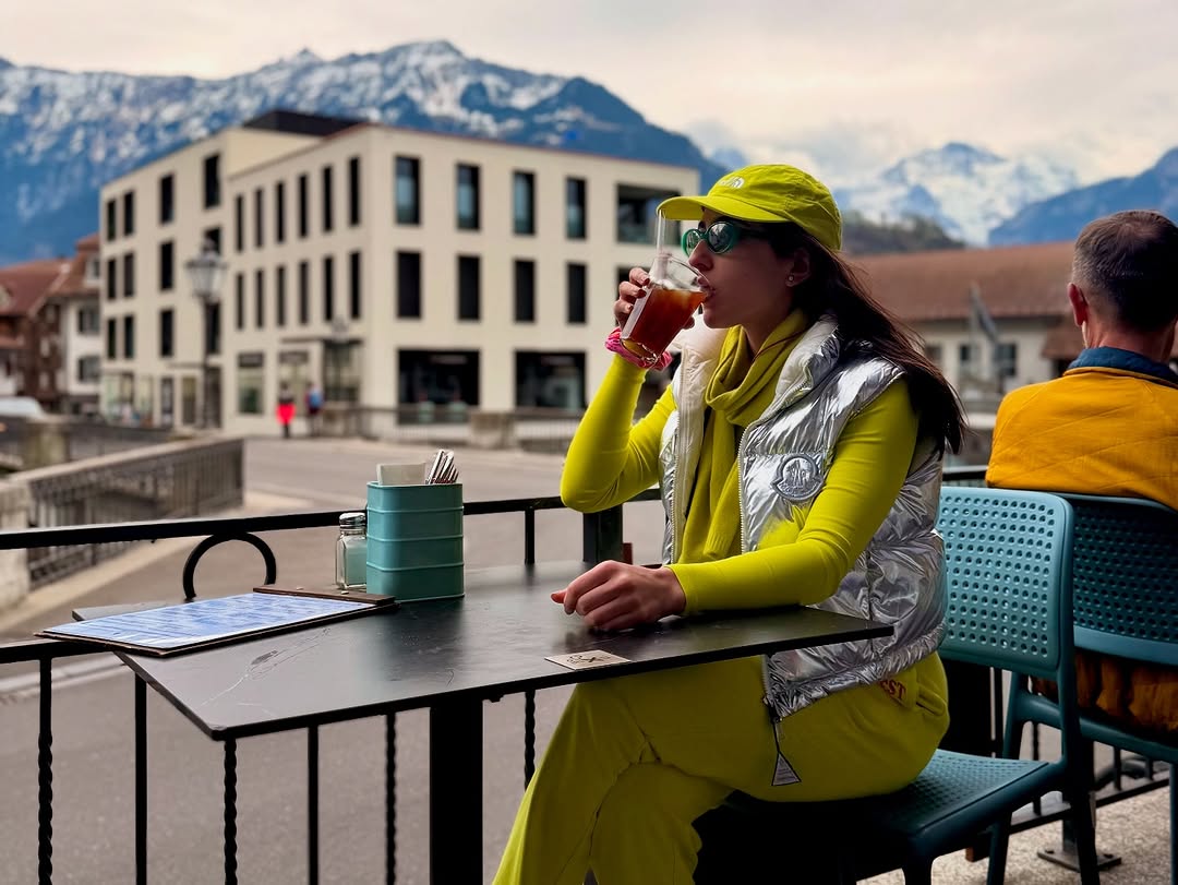 Sara Ali Khan Switzerland Vacation Photos With Family in telugu dtr