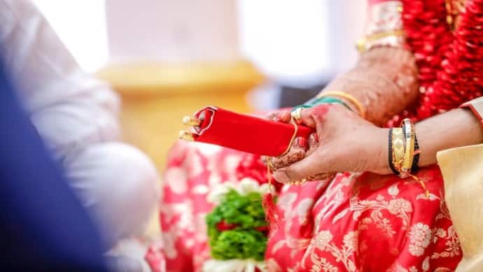 2 साल से मायके में रह रही थी पत्नी