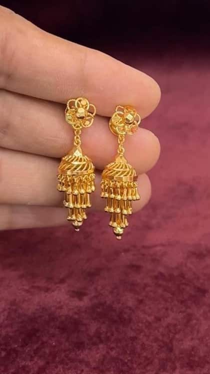 <p>ఛత్రి డిజైన్ చెవి రింగులు కూడా పిల్లలకు బాగుంటాయి,  ఇందులో చిన్న ఛత్రి డిజైన్‌తో పాటు చిన్న గంటలు కూడా ఉన్నాయి</p>
