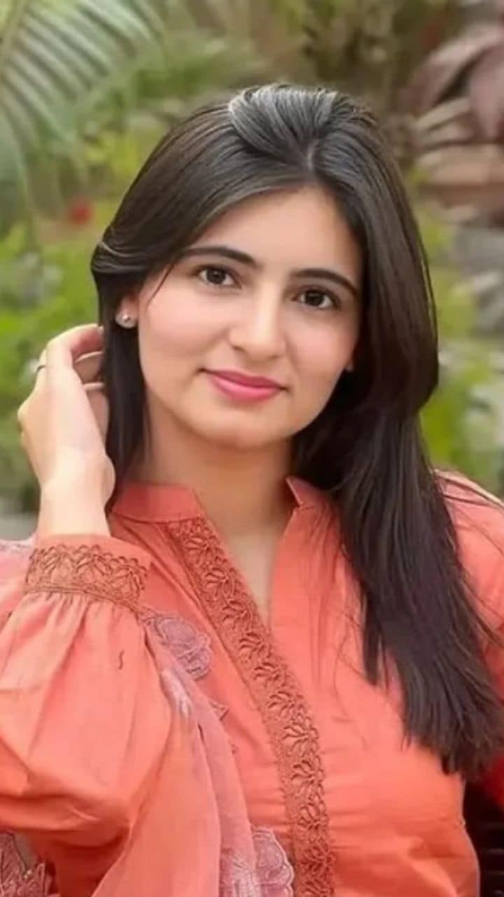 Srishti Dabas IAS Topper Success Story UPSC 2023 Rank 6 iwh