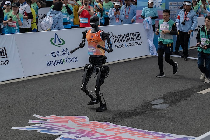 China hosts world’s first half marathon for humanoid robots in Beijing