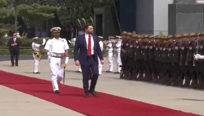 JD Vance India Visit: భార‌త్‌లో ల్యాండ్ అయిన అమెరికా ఉపాధ్య‌క్షుడు.. మ‌రికాసేప‌ట్లో మోదీతో భేటీ 