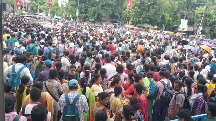 চাকরিহারাদের পাশে মুখ্যমন্ত্রী 