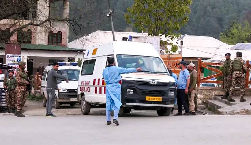 Pahalgam terror attack :టూరిస్టులు, బాధితుల సమాచారం కోసం... ఈ హెల్ప్ లైన్ నంబర్లకు కాల్ చేయండి