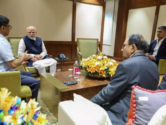 PM Modi Cuts Short Saudi Visit, Holds Emergency Meet at Delhi Airport After Kashmir Terror Attack