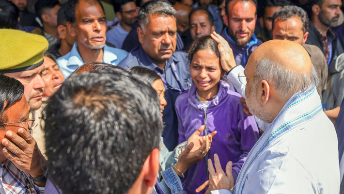 पहलगाम हमले के पीड़ित परिवारों से मिले अमित शाह पहलगाम हमले के पीड़ित परिवारों से मिले अमित शाह