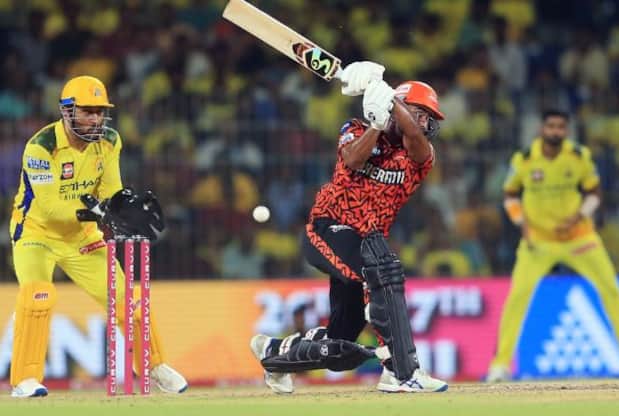 SRH Beat CSK by 5 Wickets Difference and CSK almost out from IPL 2025 in Tamil rsk
