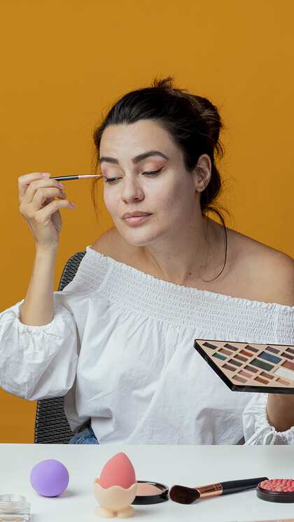 Beauty Tips: ఈ టిప్స్ తో.. వర్షకాలంలో చెక్కుచెదరని మేకప్ మీ సొంతం 