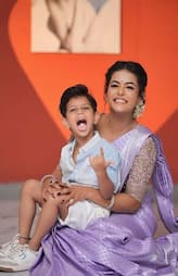 MayuriKyatari poses with son pav