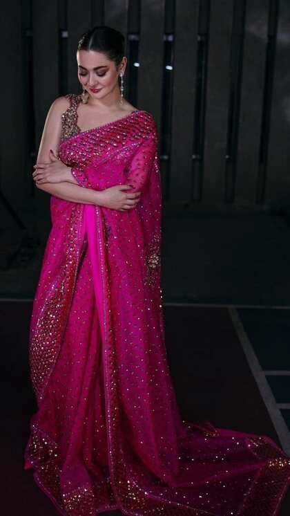 Hania's pink saree