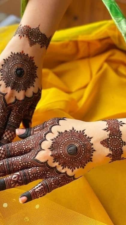 Pakistani Gol Tikki Mehndi for a Beautiful Look