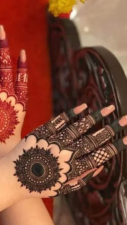 Latest Pakistani Mehndi Design