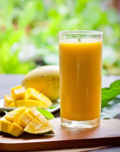Eating Mangoes at Night