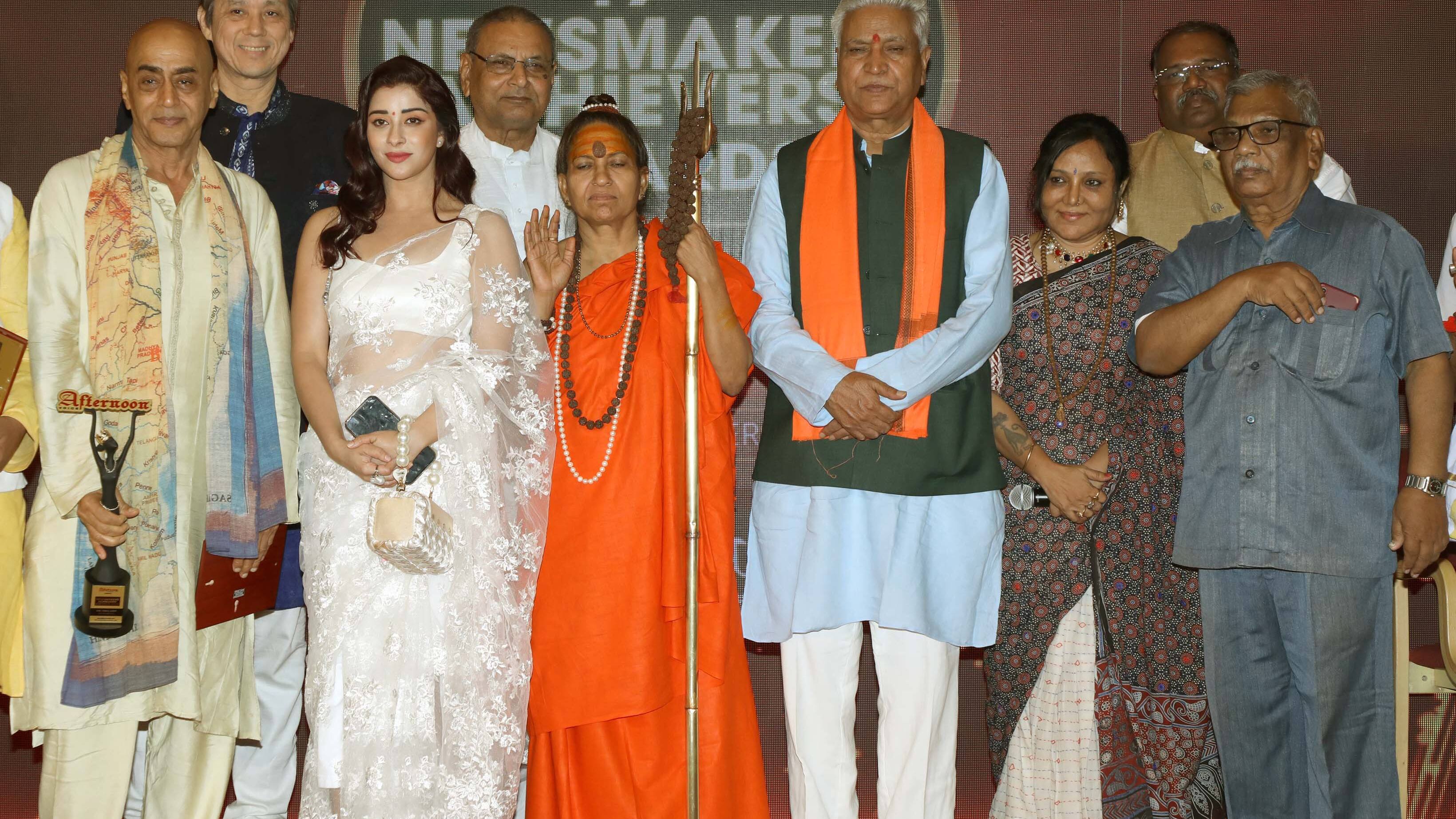 Pankaj Berry,Nyrraa M Banerji,Guru maa,Ram lal,Vaidehi Taman (1)