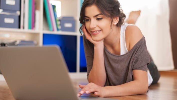 25-year-old woman rejects job over working Saturdays gow