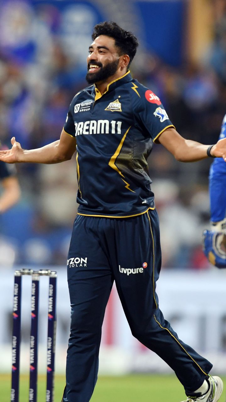 IPL 2025 Top 5 Powerplay Wicket Takers kvn