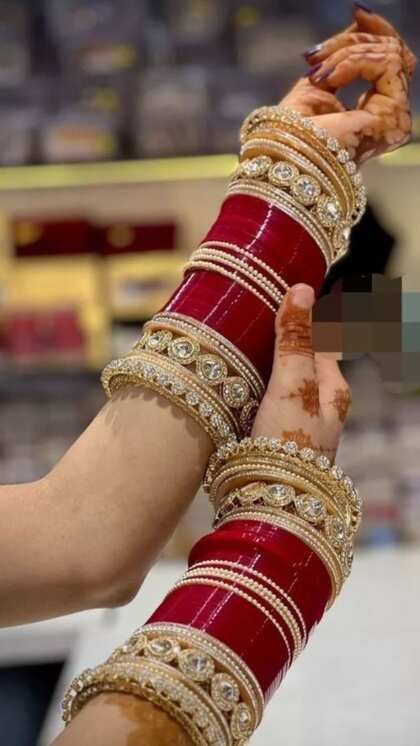 సింధూరం రంగు పంజాబీ చూడ