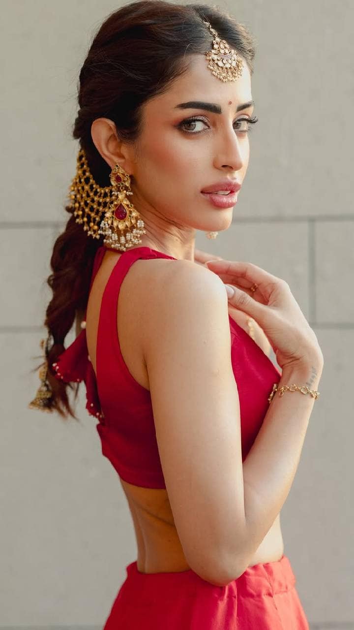 Trendy Earring Chains for Under 200