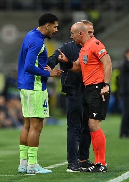Ronald Araújo's UCL curse