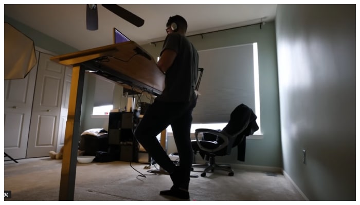 YouTuber wanted to stand for a week but on the fifth day it happened video viral