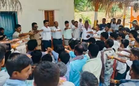 Cutting Salon opens in Muddaballi Village At Koppal gvd