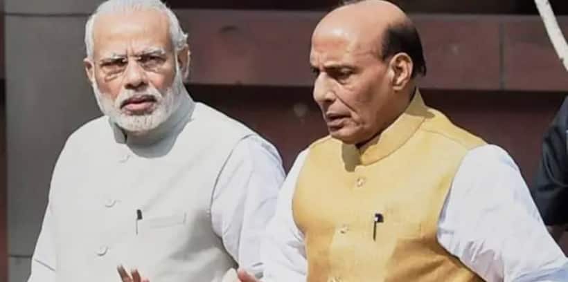 పాక్ దాడుల నేపథ్యంలో ప్రధాని మోదీ అత్యవసర సమావేశం