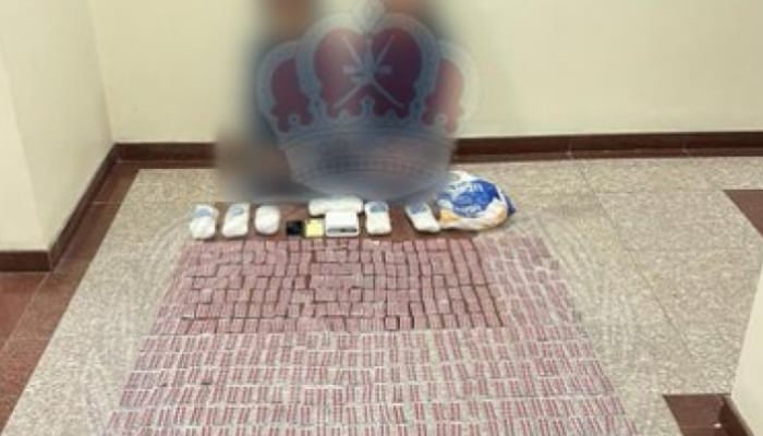 two pakistanis arrested in oman for drugs smuggling 