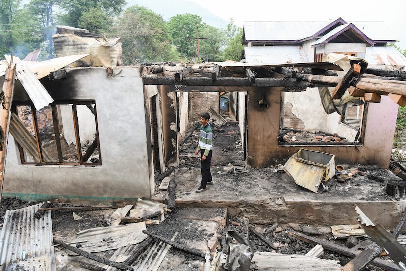 India Pakistan War : పాక్ కాల్పుల్లో ఇద్దరు సామాన్యులు మృతి
