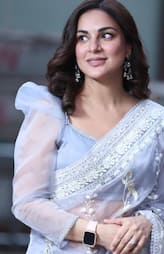 Stylish Puff Sleeves Blouse Designs for Sarees ram