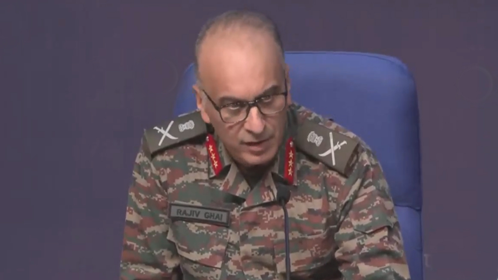 विनय न मानत जलधि जड़, गए तीन दिन बीति। बोले राम सकोप तब, भय बिनु होई न प्रीति।। विनय न मानत जलधि जड़, गए तीन दिन बीति। बोले राम सकोप तब, भय बिनु होई न प्रीति।।