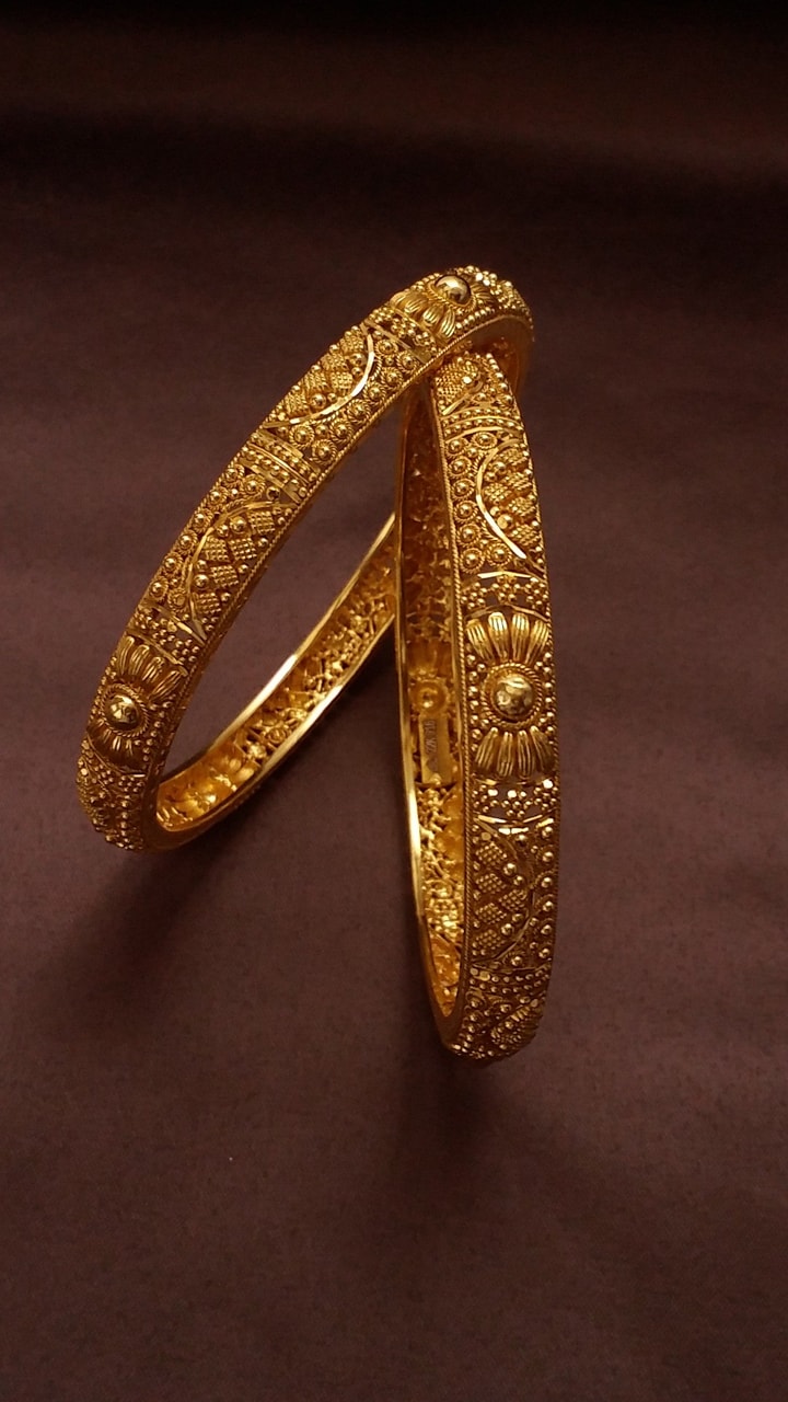 Only Rs 1000 below Gold Plated Bangles Designs sat