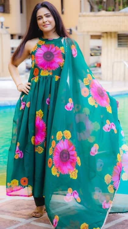 Summer-Friendly Flower Print Suit